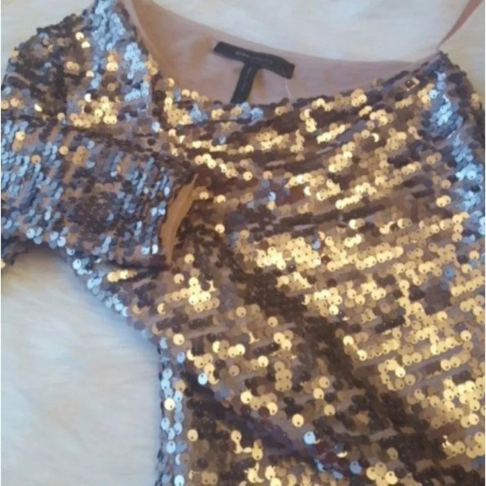 BCBGMAXAZRIA SEQUINED ONE SLEEVE BLOUSE SMALL WOMENS SMALL